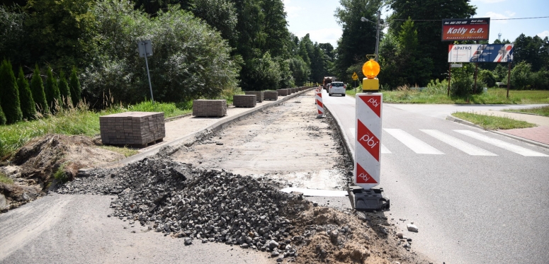 Utrudnienia w ruchu !! Rozpoczęły się prace związane z przebudową 1,6 km drogi powiatowej – ulicy Bohaterów Porytowego Wzgórza